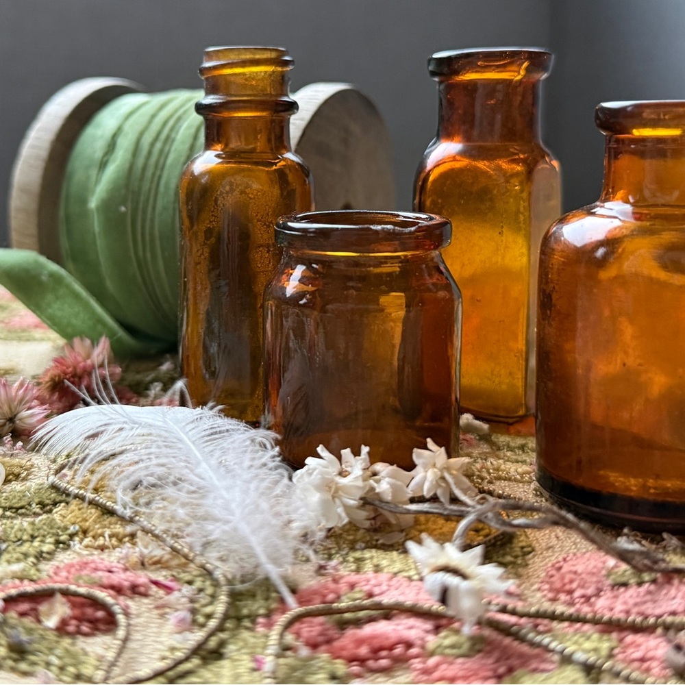 Set of 4 Antique Amber Glass Medicinal Apothecary Bottles - Picture 4 of 11